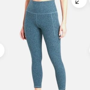 Athleta Women's Salutation Stash II Tight Leggings Medium Petite Blue Cheetah